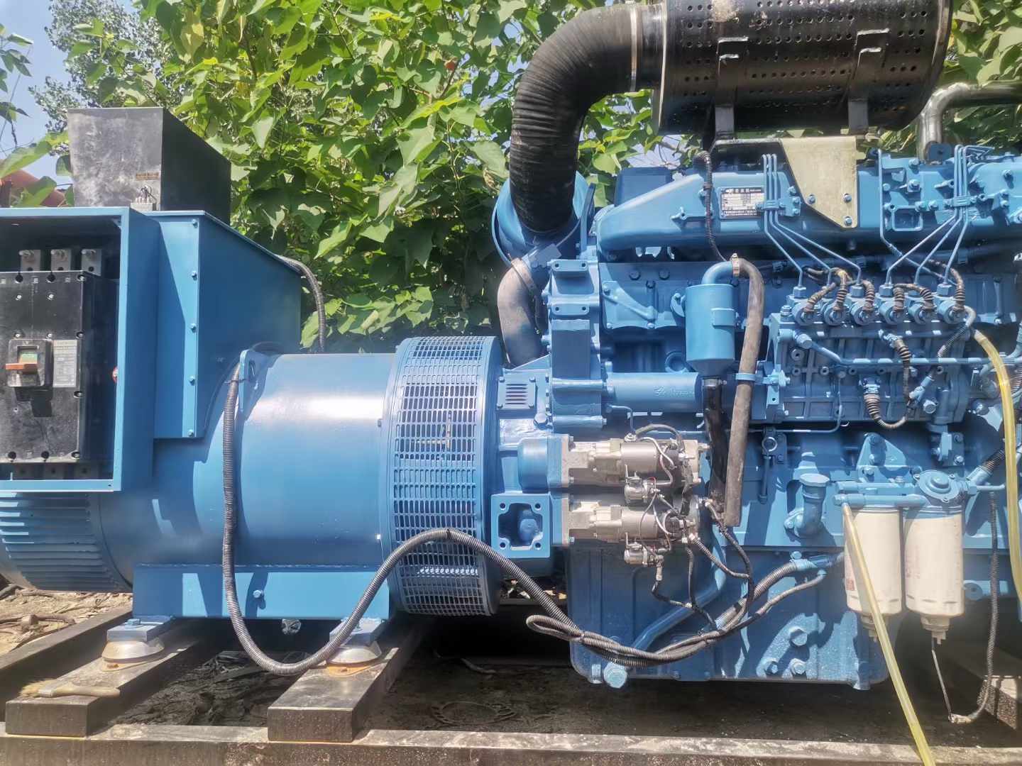 开阳详细说明降低 800kW 柴油发电机输出电流波动的方法
